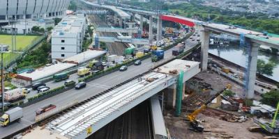 WIKAIKON Rampungkan Erection Steel Box Girder HBR II di Tanjung Priok